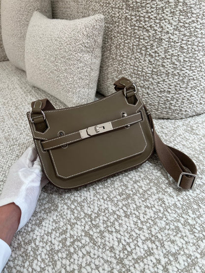 HERMÈS エルメス ジプシエールミニ エトゥープ