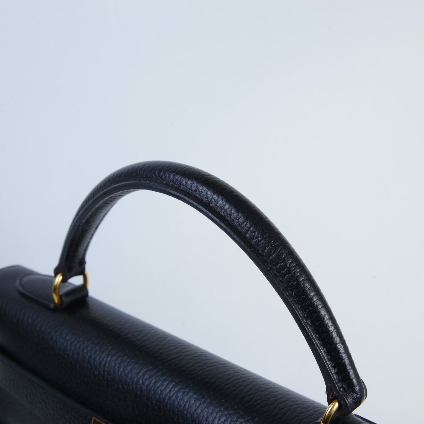 HERMÈS Hermès Kelly 32 Sellier Noir with Gold Hardware